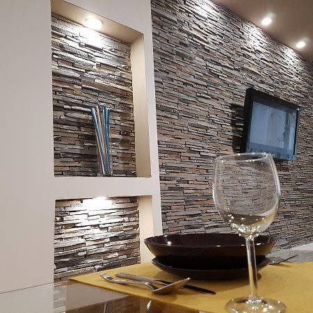 Woodstone Apartment プロイェシュティ エクステリア 写真
