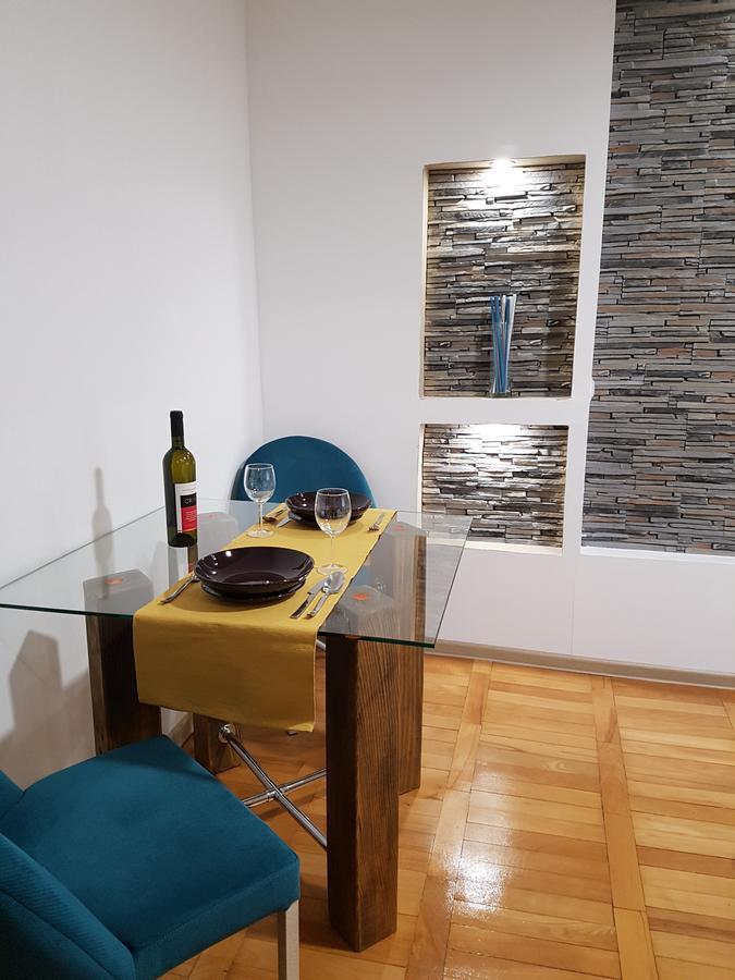 Woodstone Apartment プロイェシュティ エクステリア 写真