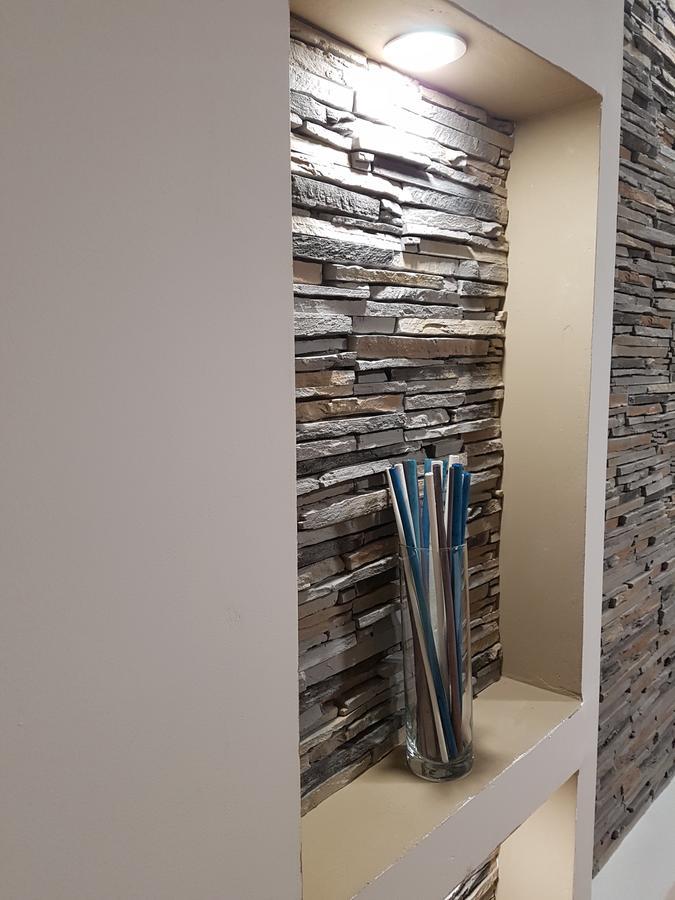 Woodstone Apartment プロイェシュティ エクステリア 写真