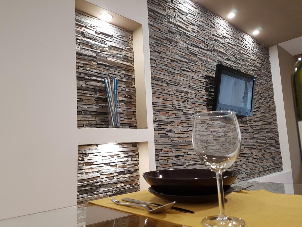 Woodstone Apartment プロイェシュティ エクステリア 写真